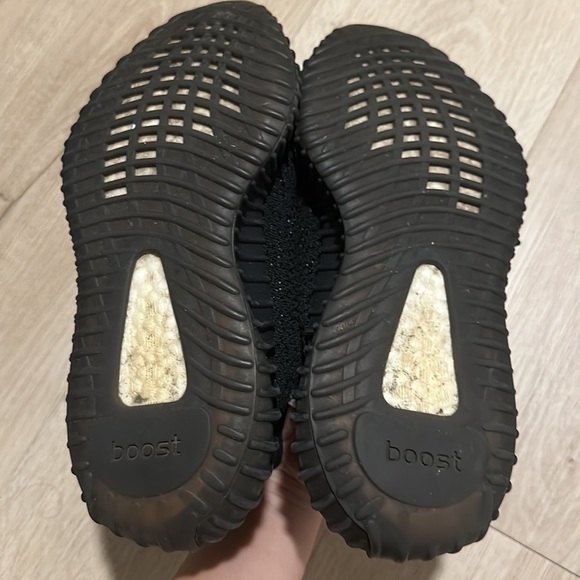 Yeezy Boost 350 OREO black with beige stripe - Picture 3 of 4